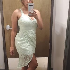 NWT Lulu Mint lace dress